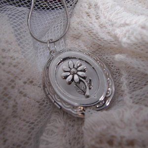 Silver Memorial Sunflower locket Urn Necklace NEW